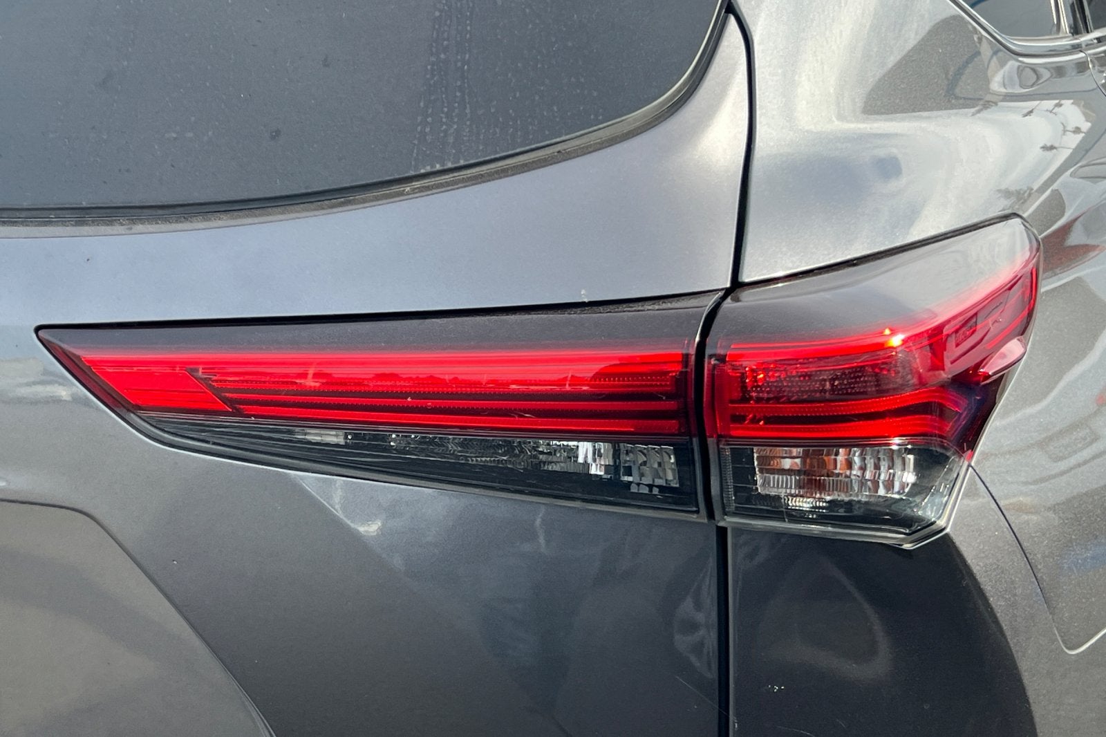 2020 Toyota Highlander LE