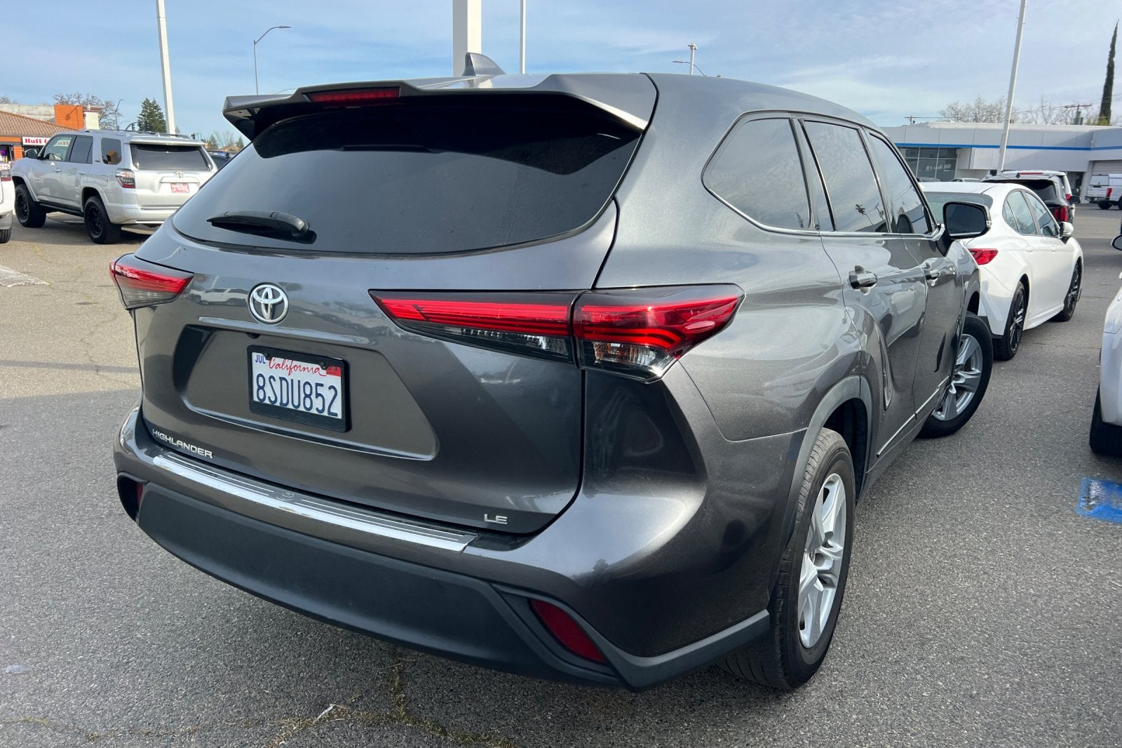 2020 Toyota Highlander LE