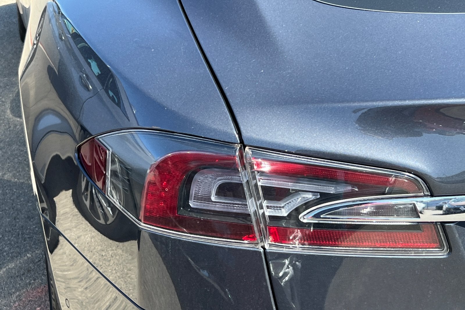 2015 Tesla Model S Base