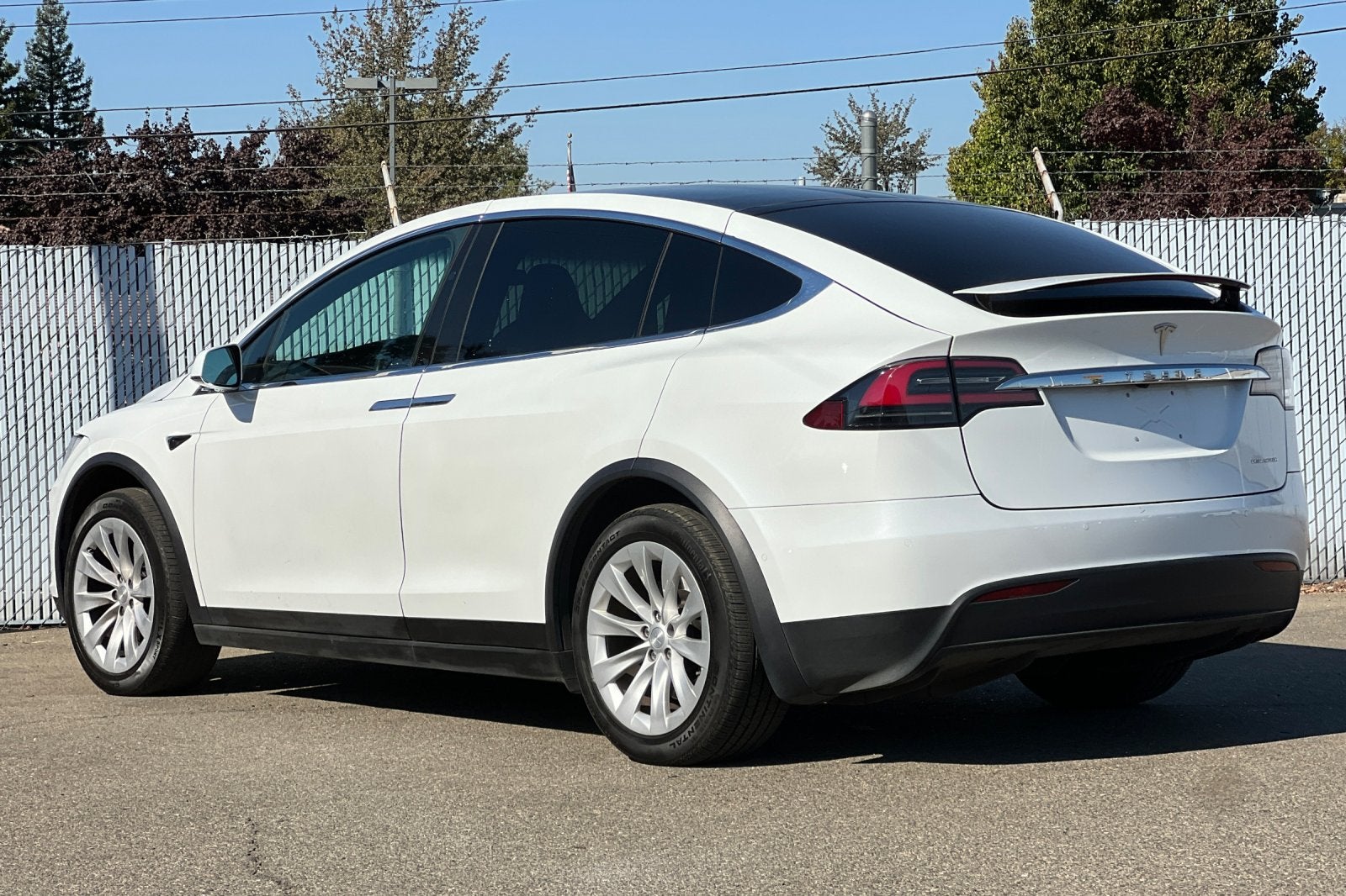 2019 Tesla Model X Standard Range