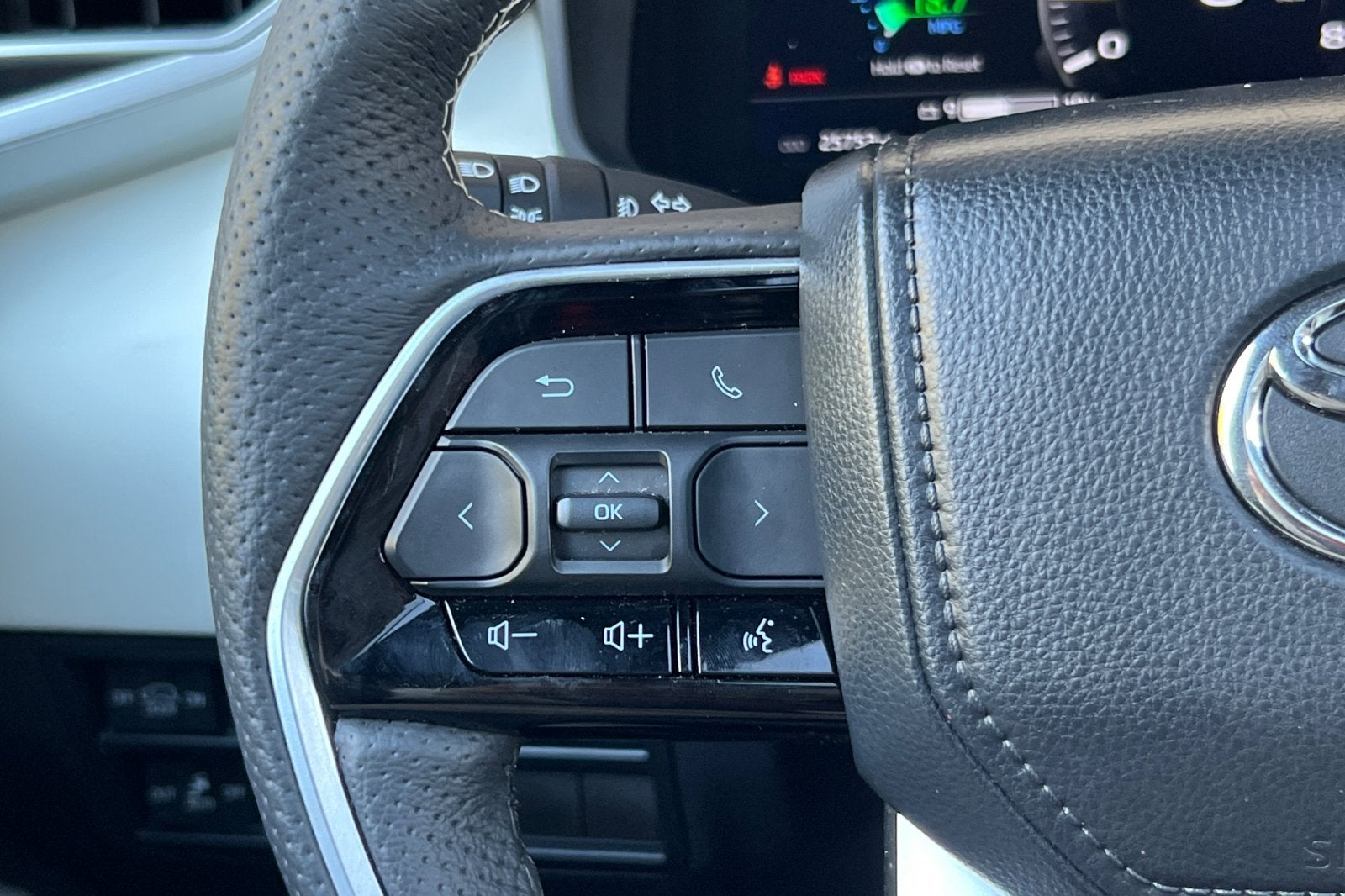 2024 Toyota Sequoia Capstone