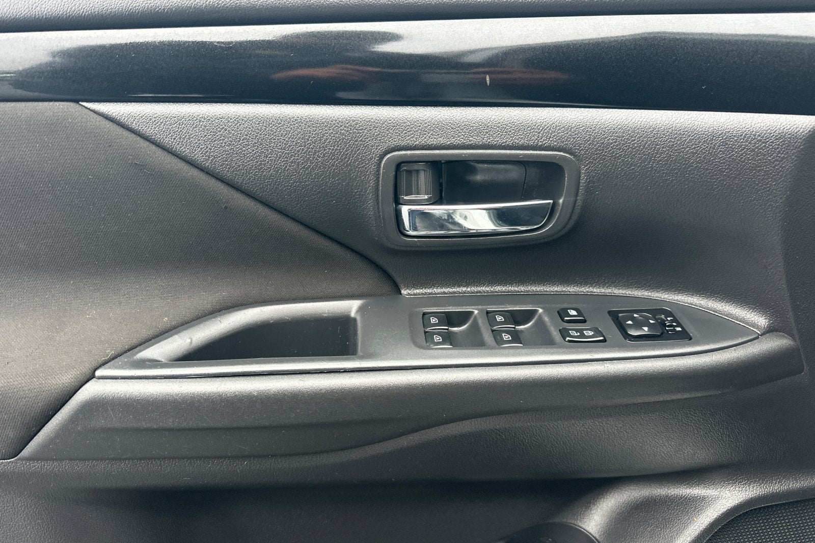 2019 Mitsubishi Outlander ES