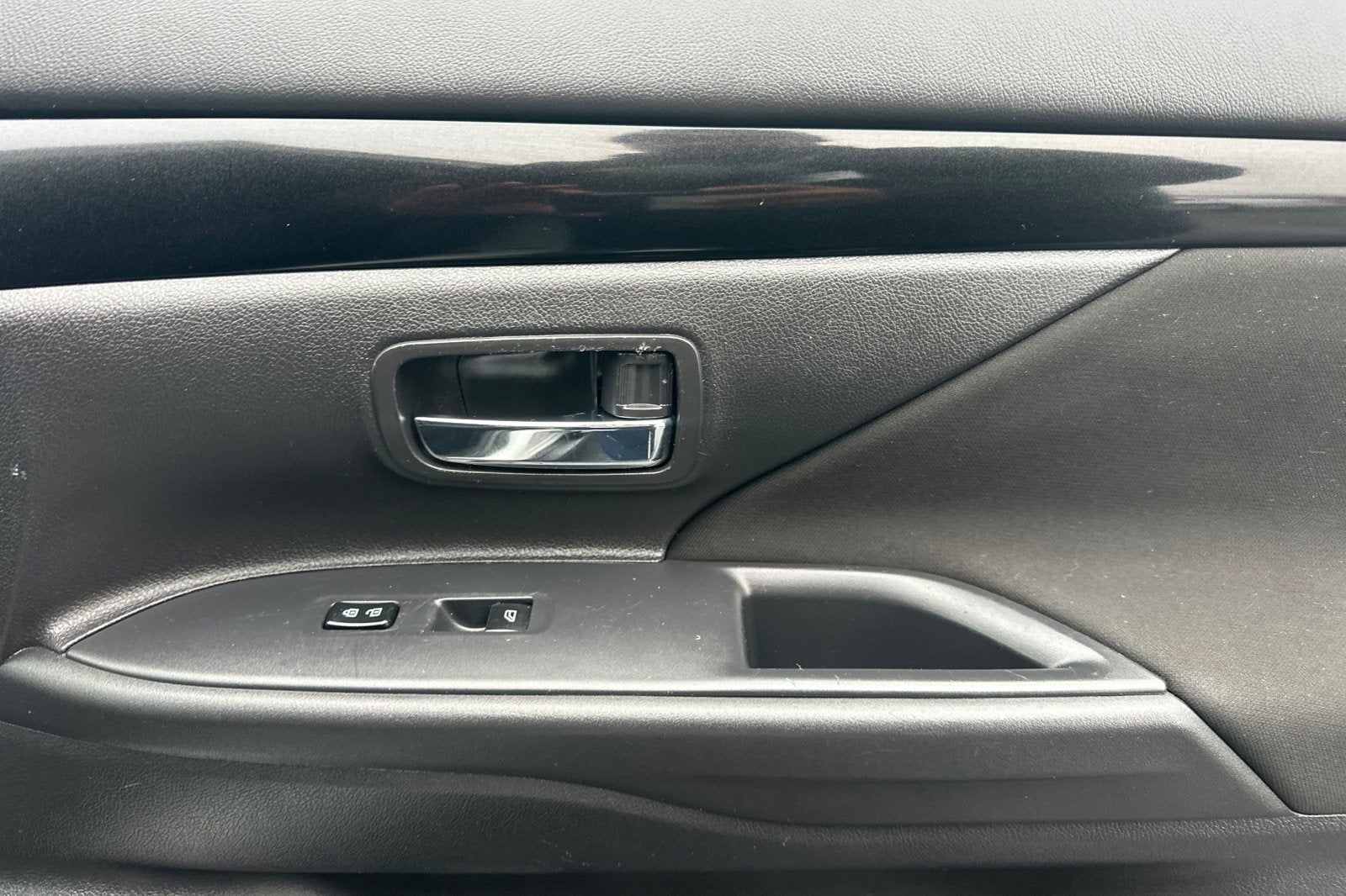 2019 Mitsubishi Outlander ES