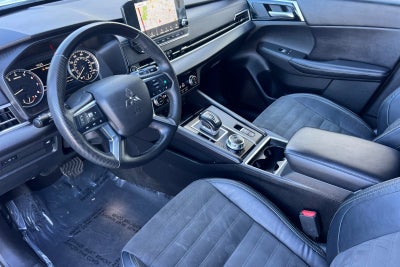 2023 Mitsubishi Outlander SE