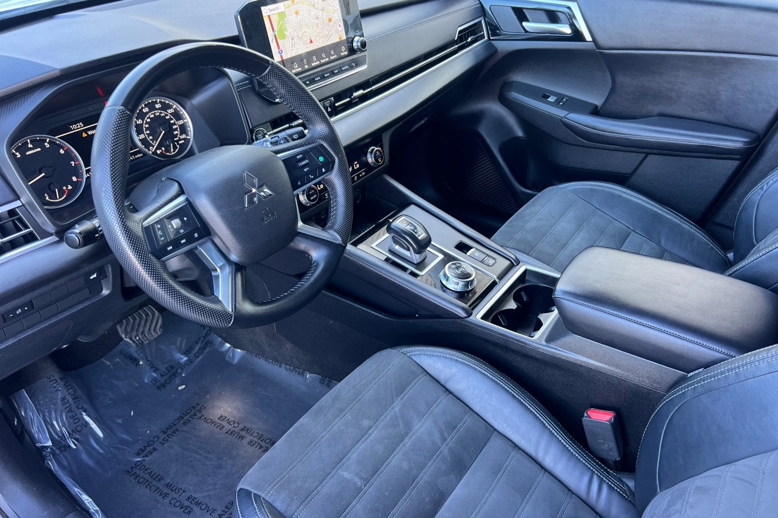 2023 Mitsubishi Outlander SE