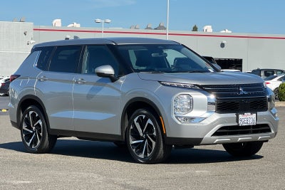2023 Mitsubishi Outlander SE