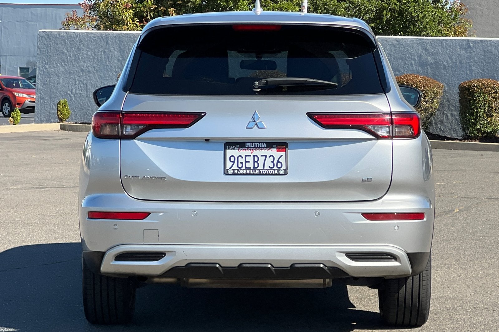 2023 Mitsubishi Outlander SE