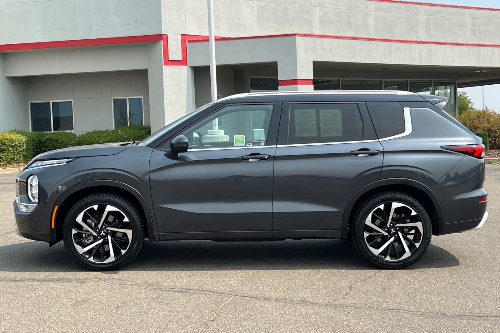 2024 Mitsubishi Outlander SEL