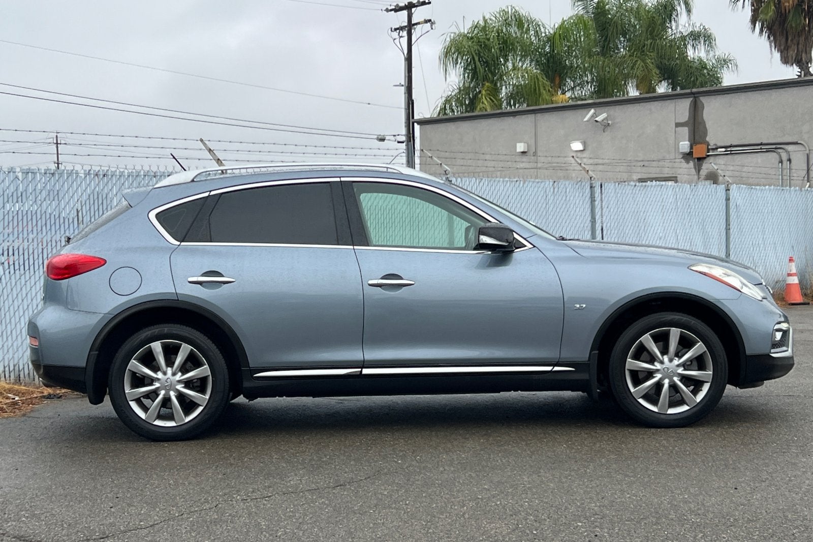 2017 INFINITI QX50 Base