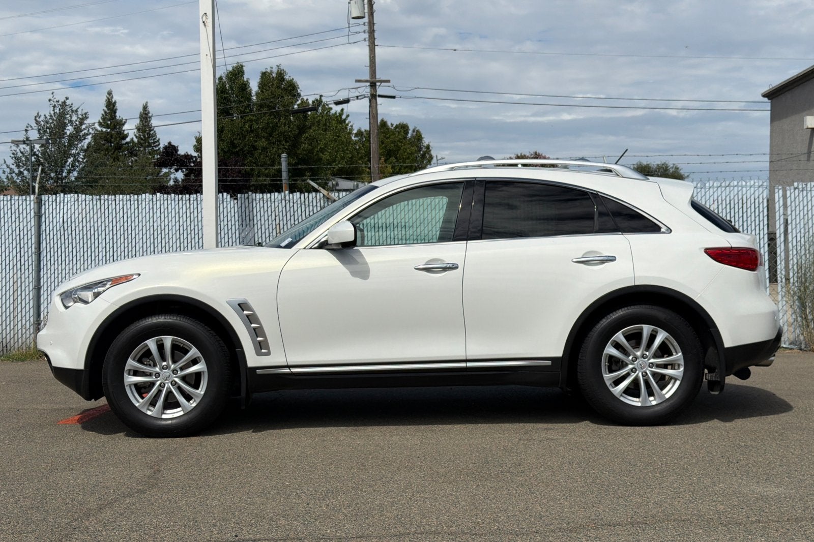 2010 INFINITI FX35 Base