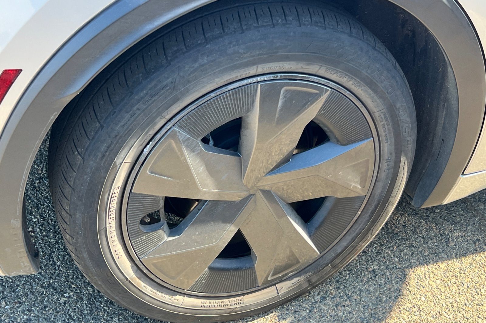 2023 Toyota Prius LE