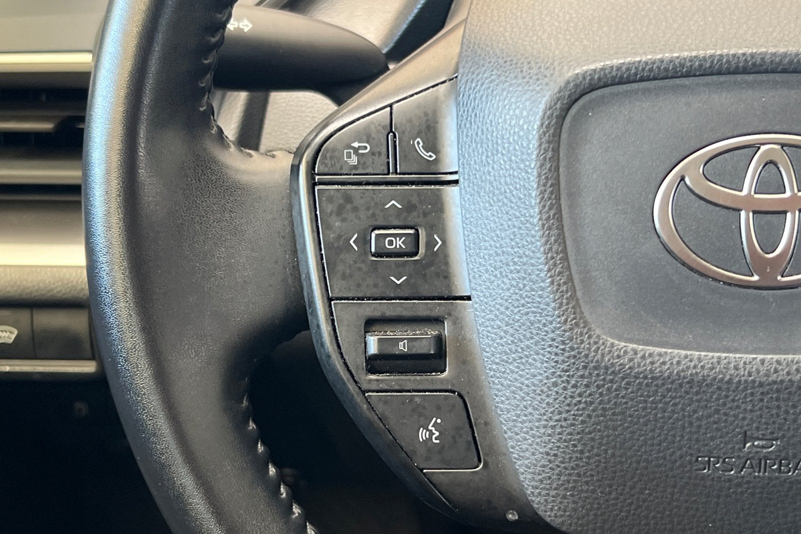 2023 Toyota Prius LE