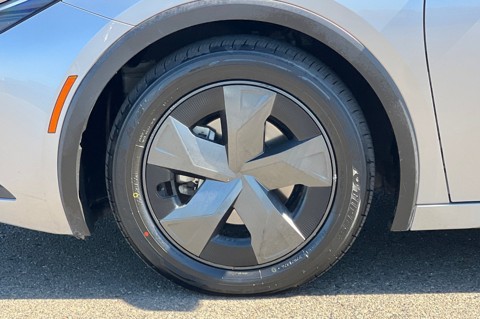2023 Toyota Prius LE
