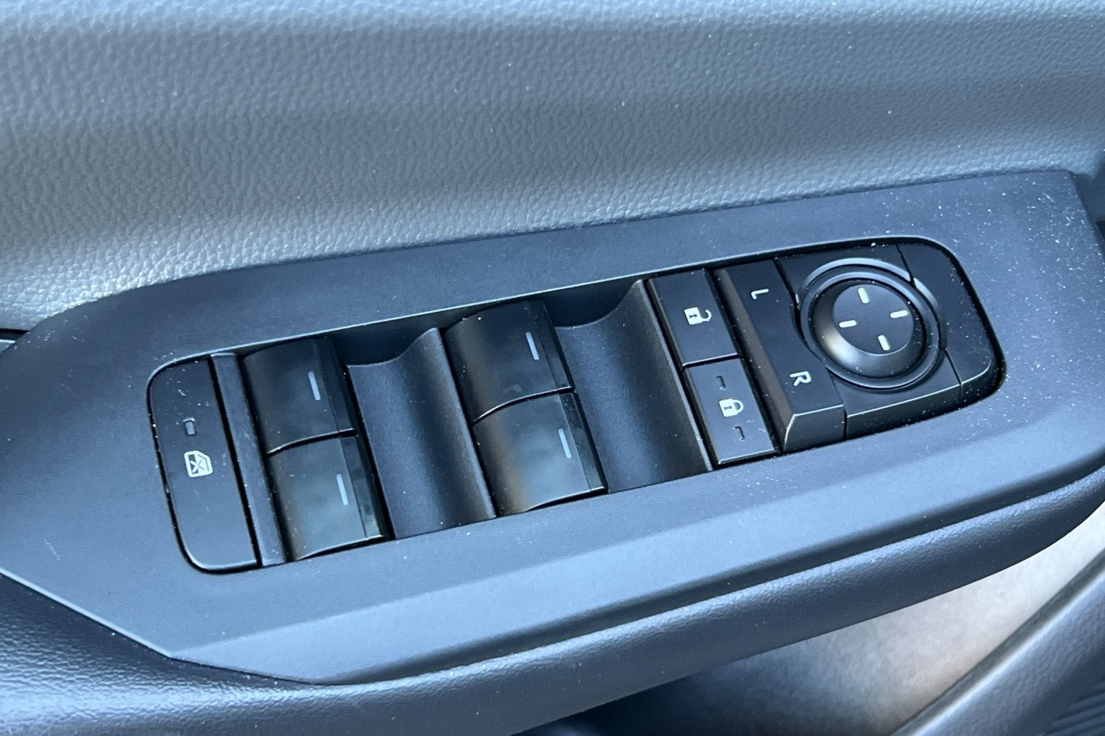 2023 Toyota Prius LE