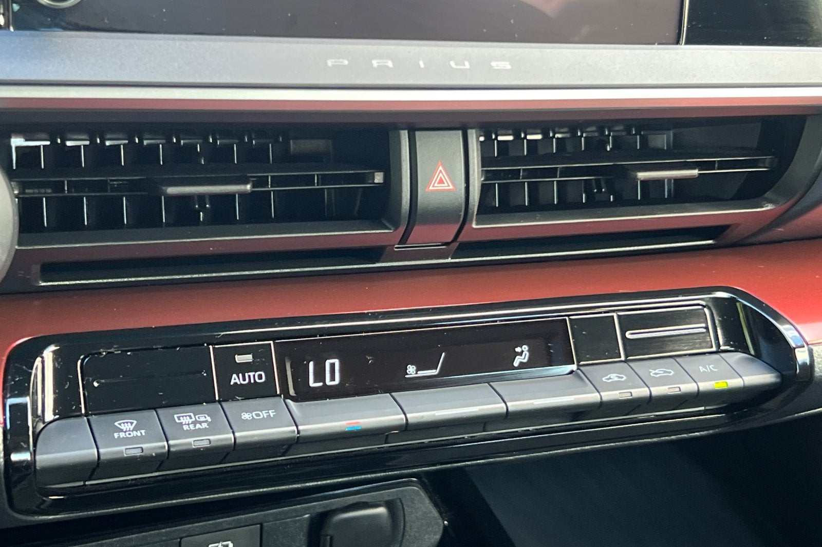 2024 Toyota Prius Prime SE