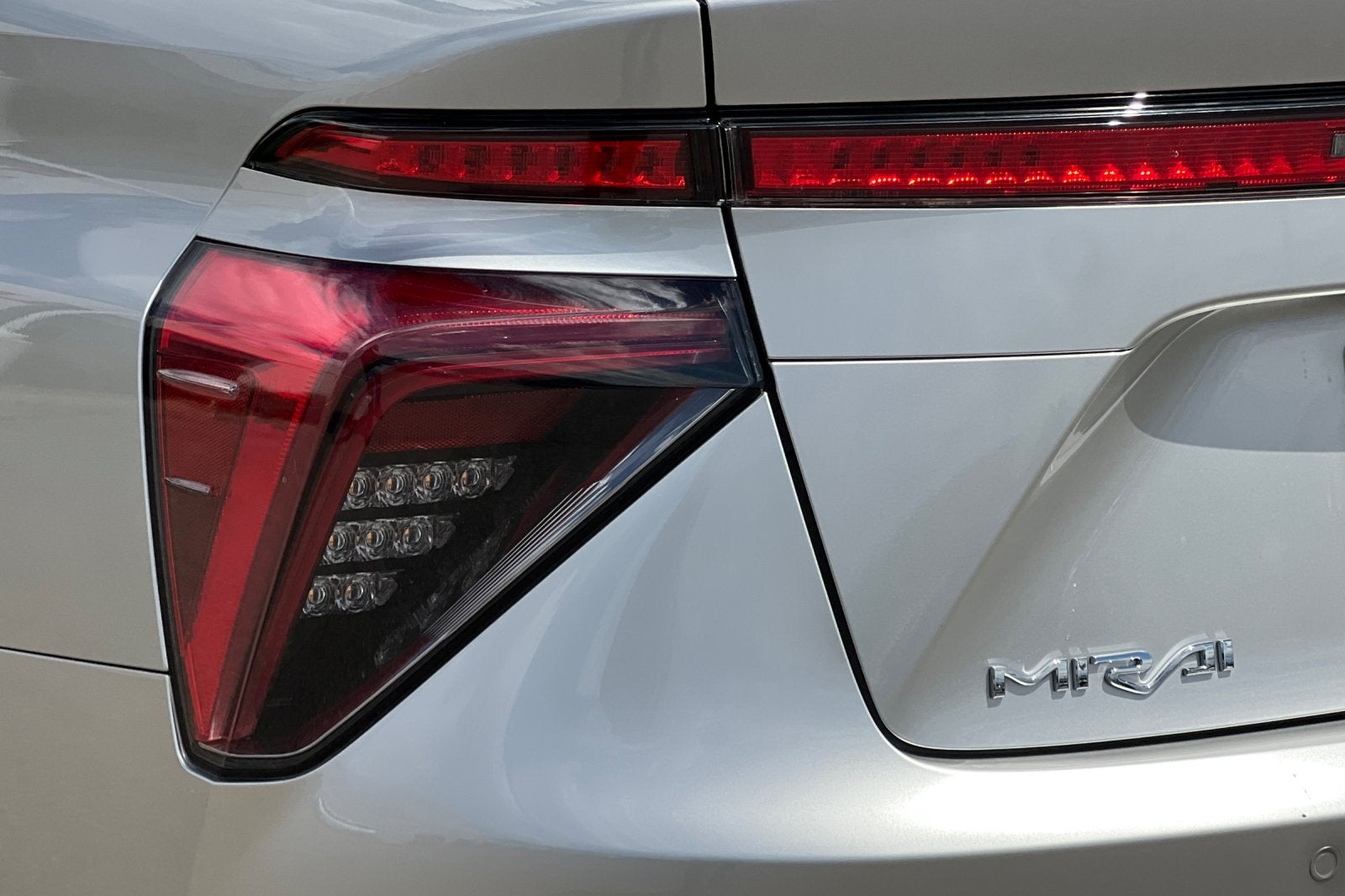 2020 Toyota Mirai Base