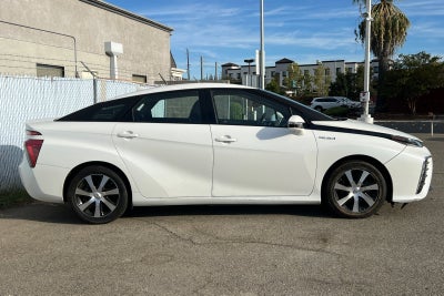 2017 Toyota Mirai Base