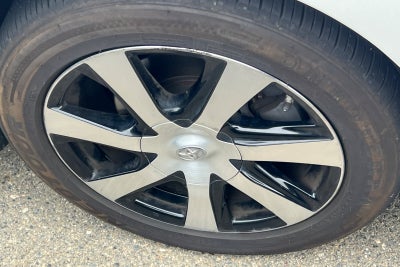 2017 Toyota Mirai Base