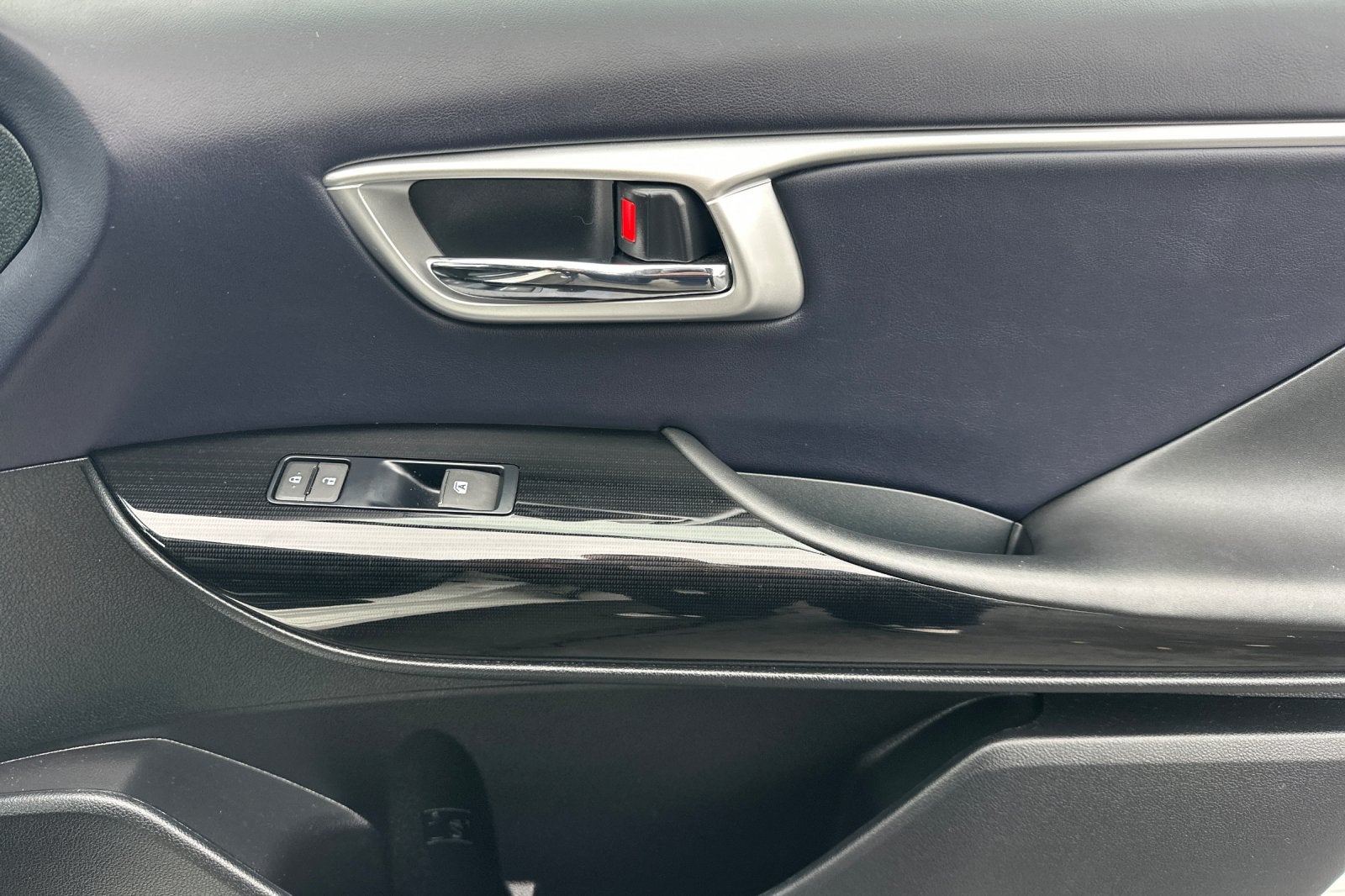 2018 Toyota Mirai Base