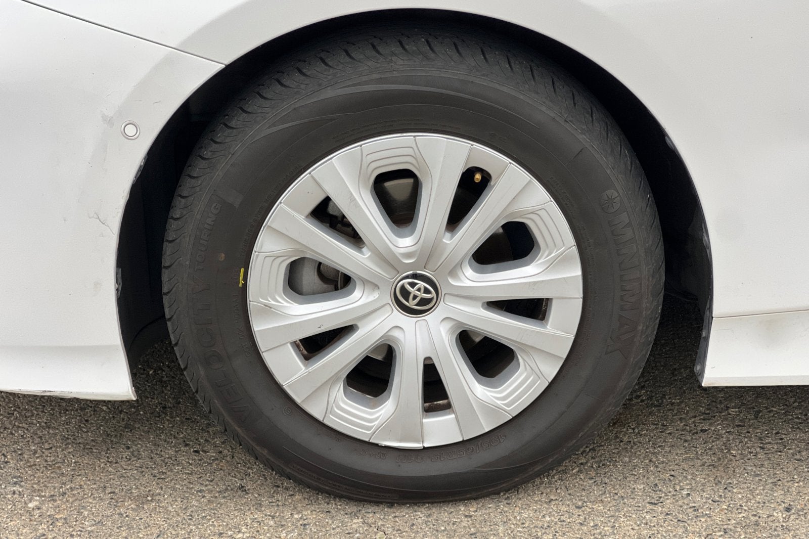 2022 Toyota Prius LE