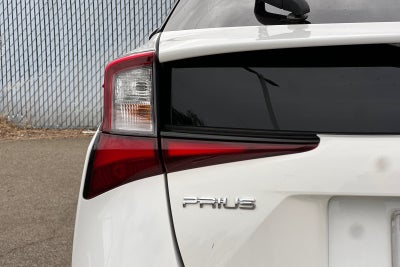 2022 Toyota Prius LE