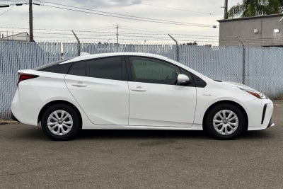 2022 Toyota Prius LE