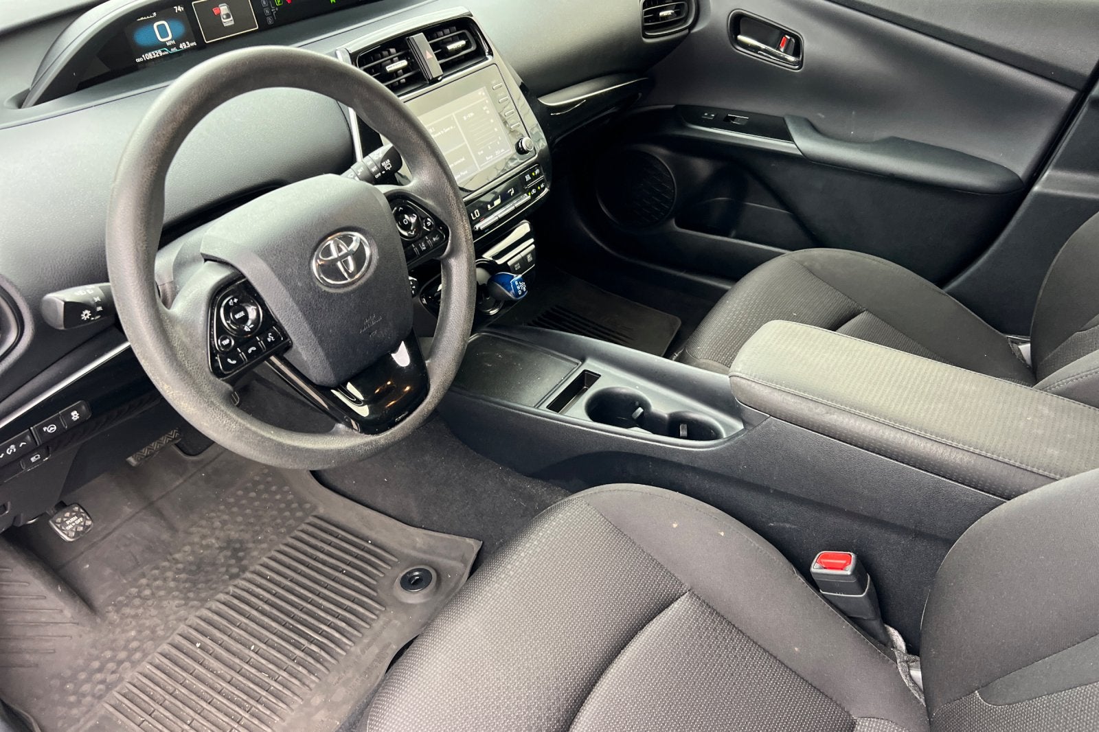 2022 Toyota Prius LE