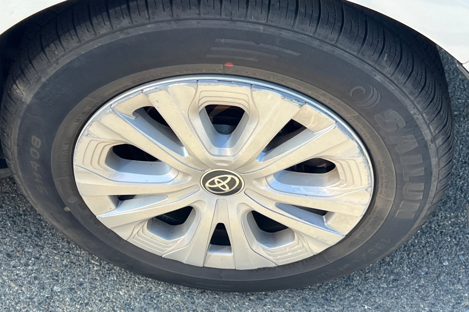 2022 Toyota Prius LE
