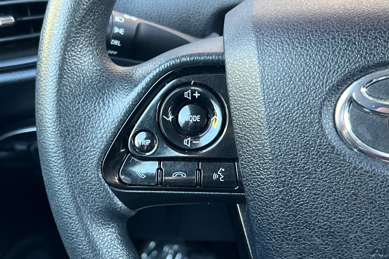 2022 Toyota Prius LE