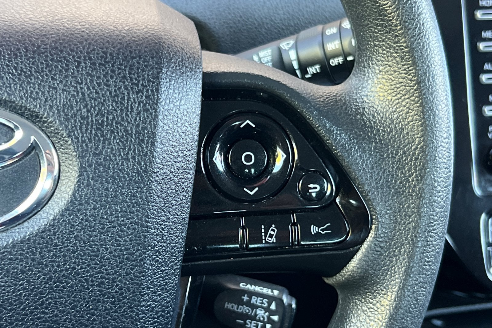 2022 Toyota Prius LE