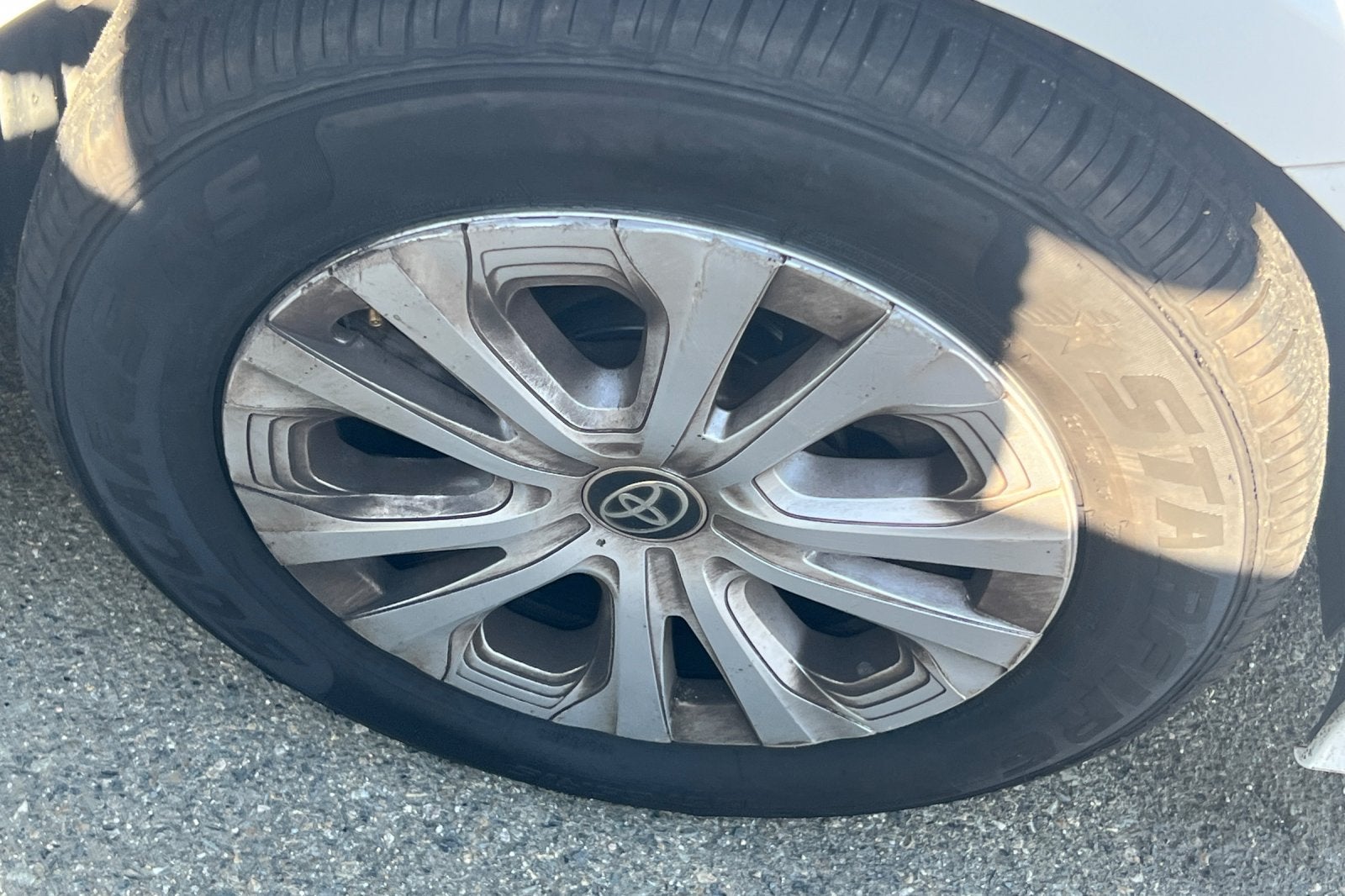 2022 Toyota Prius LE