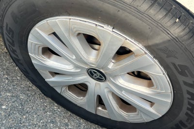 2022 Toyota Prius LE