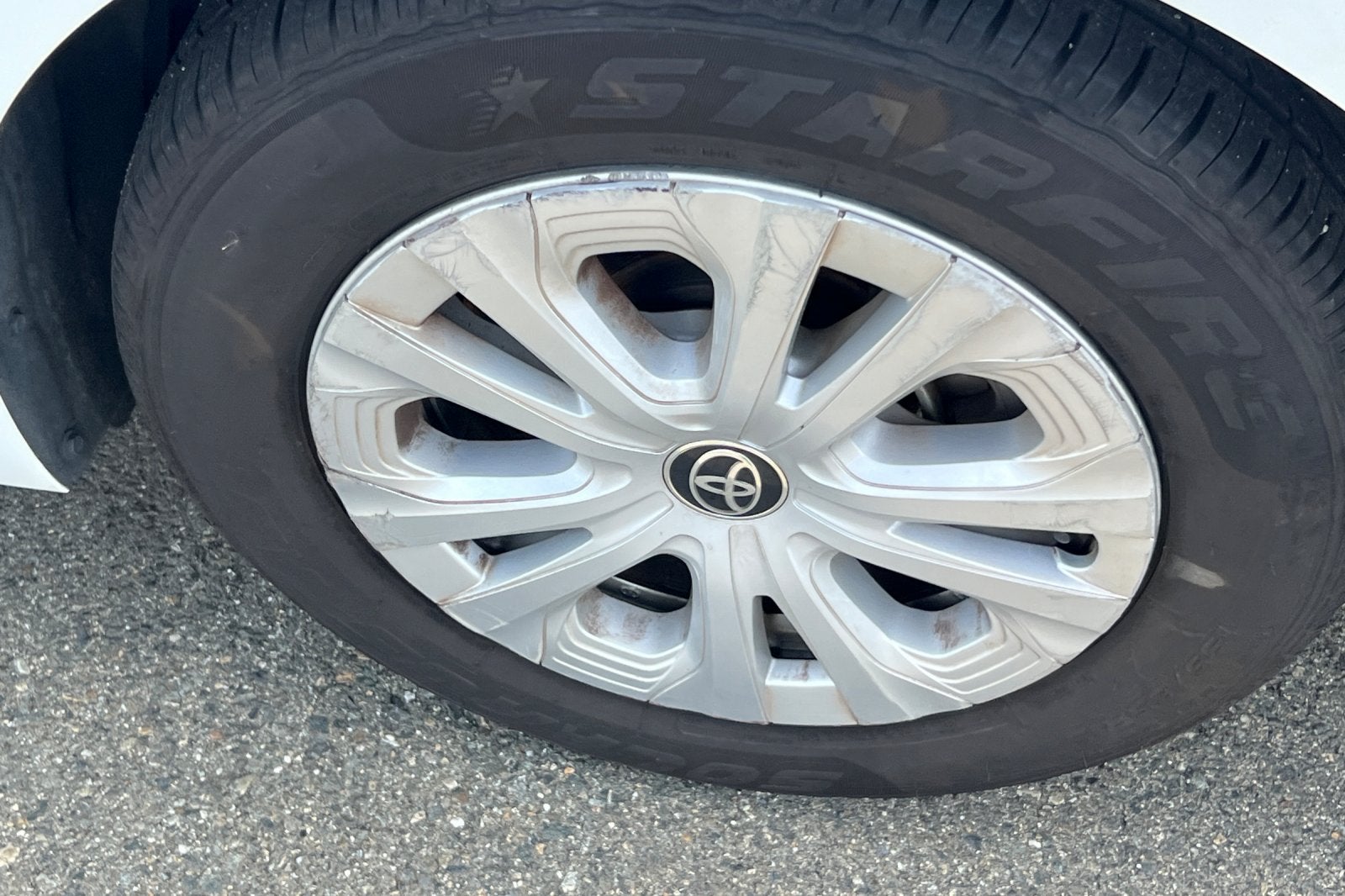 2022 Toyota Prius LE