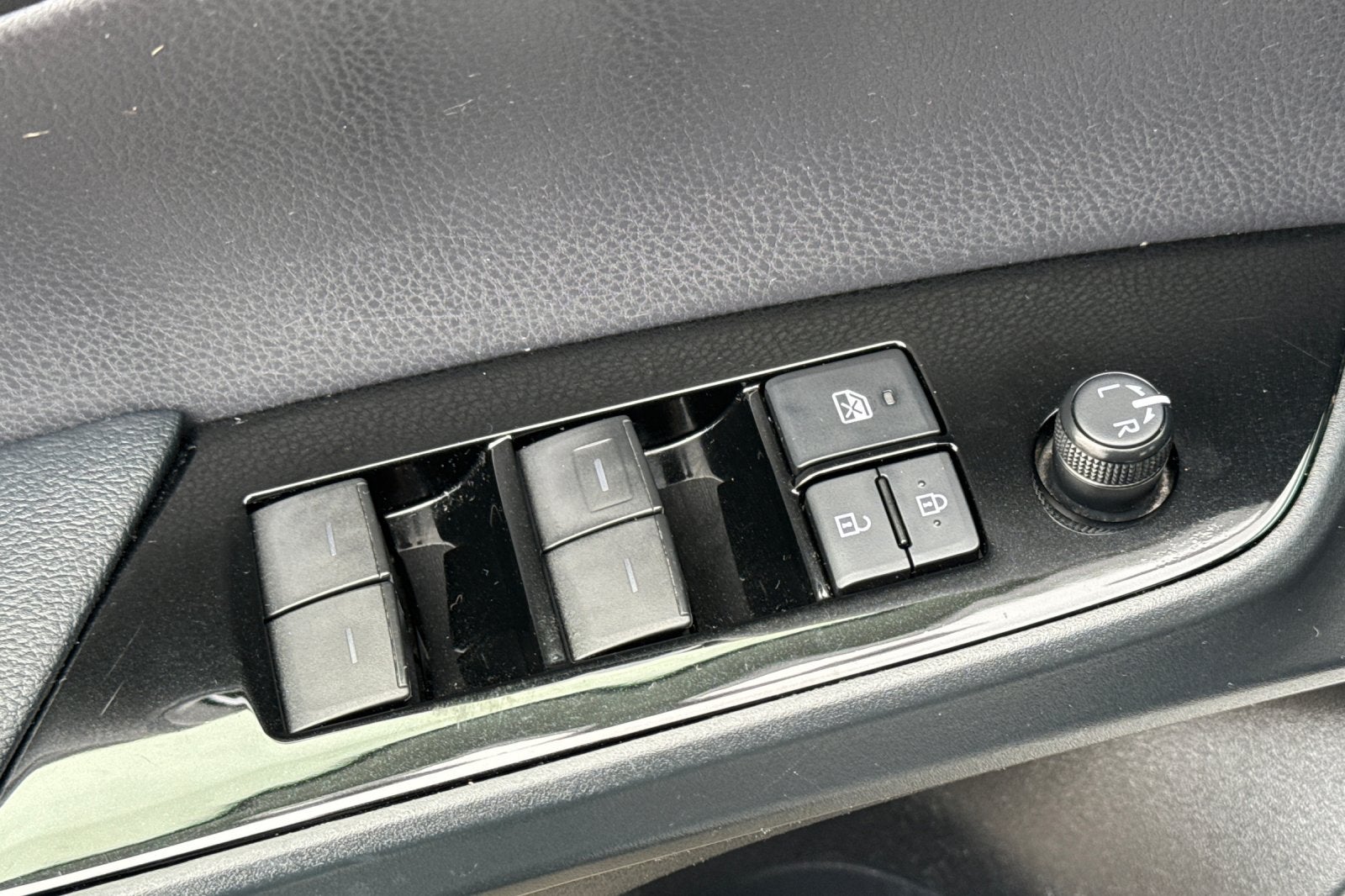 2019 Toyota Prius LE