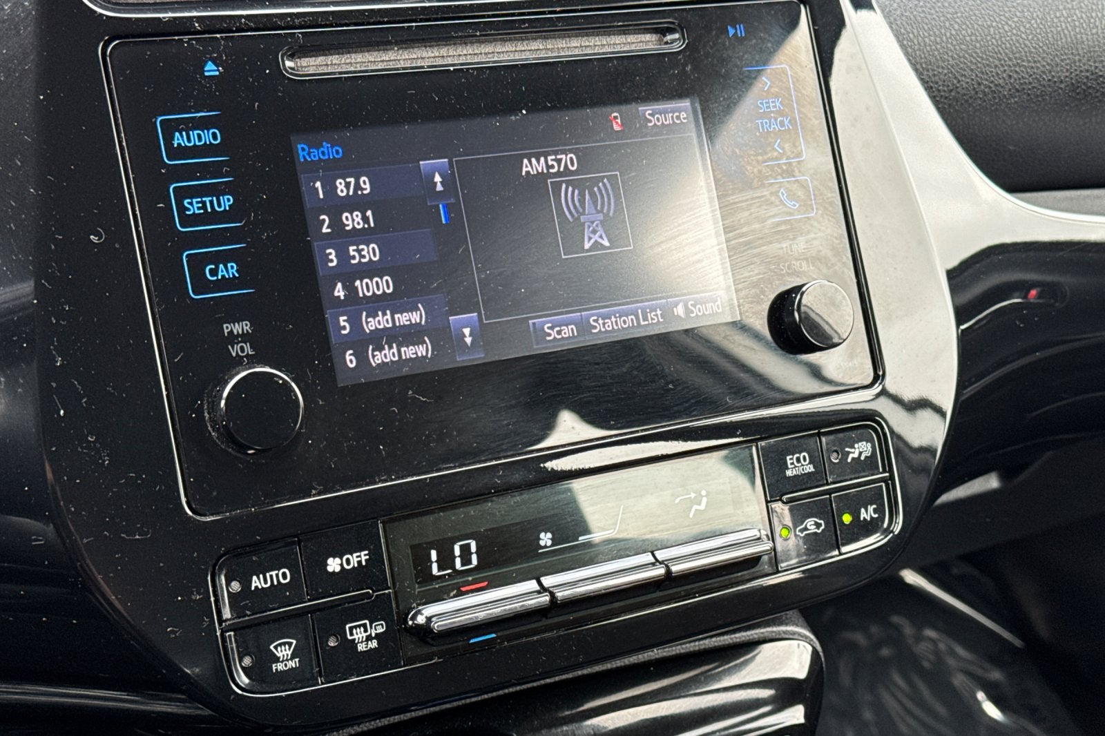 2019 Toyota Prius LE