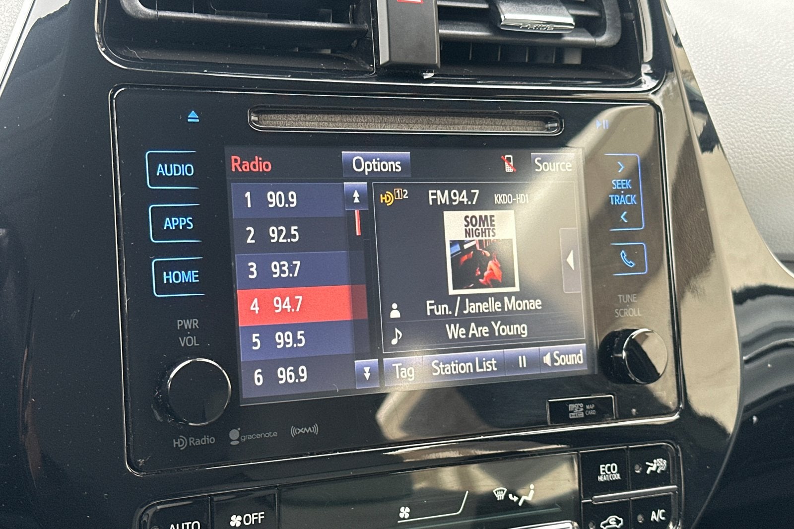 2016 Toyota Prius Three Touring