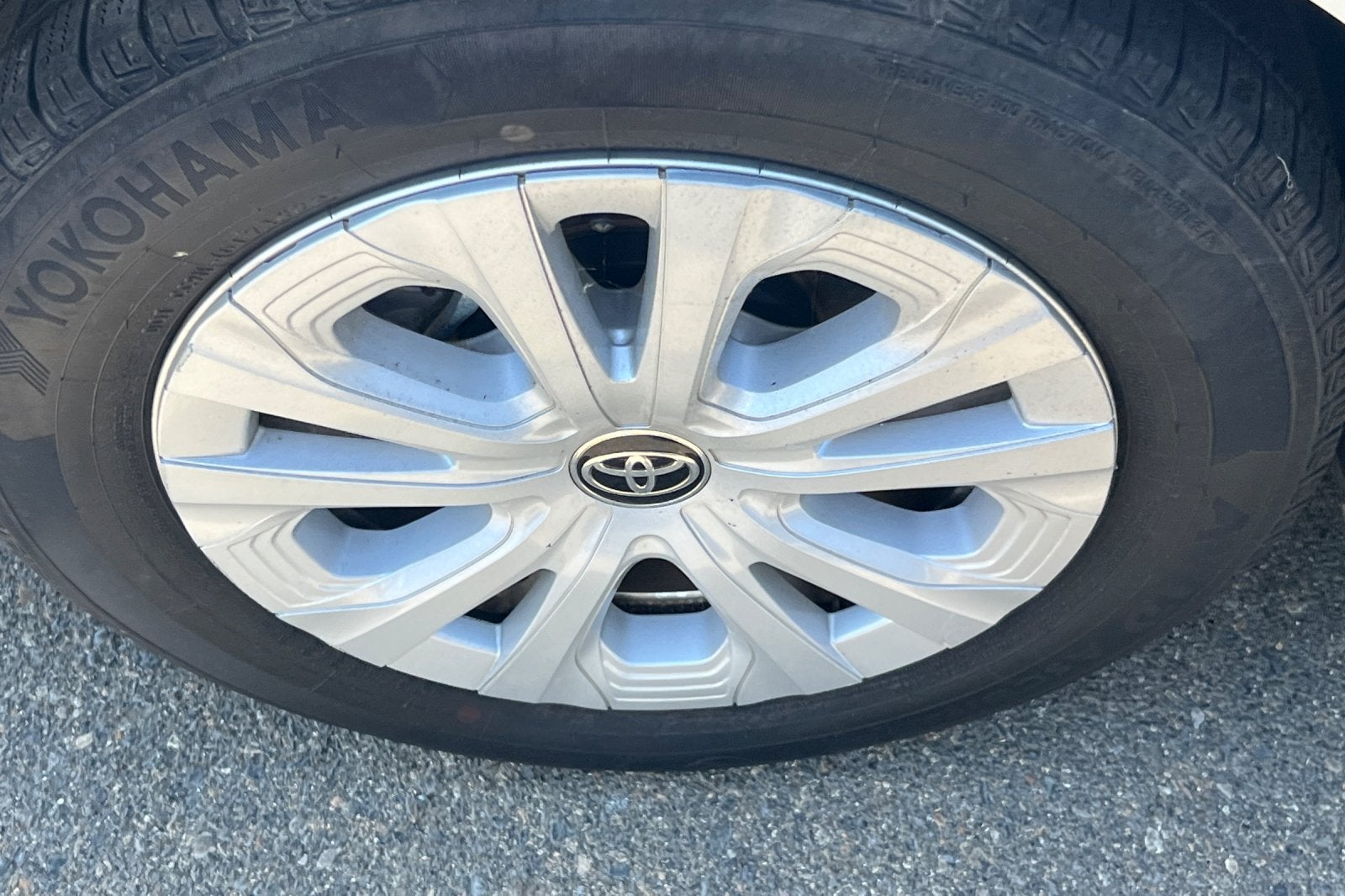 2019 Toyota Prius LE