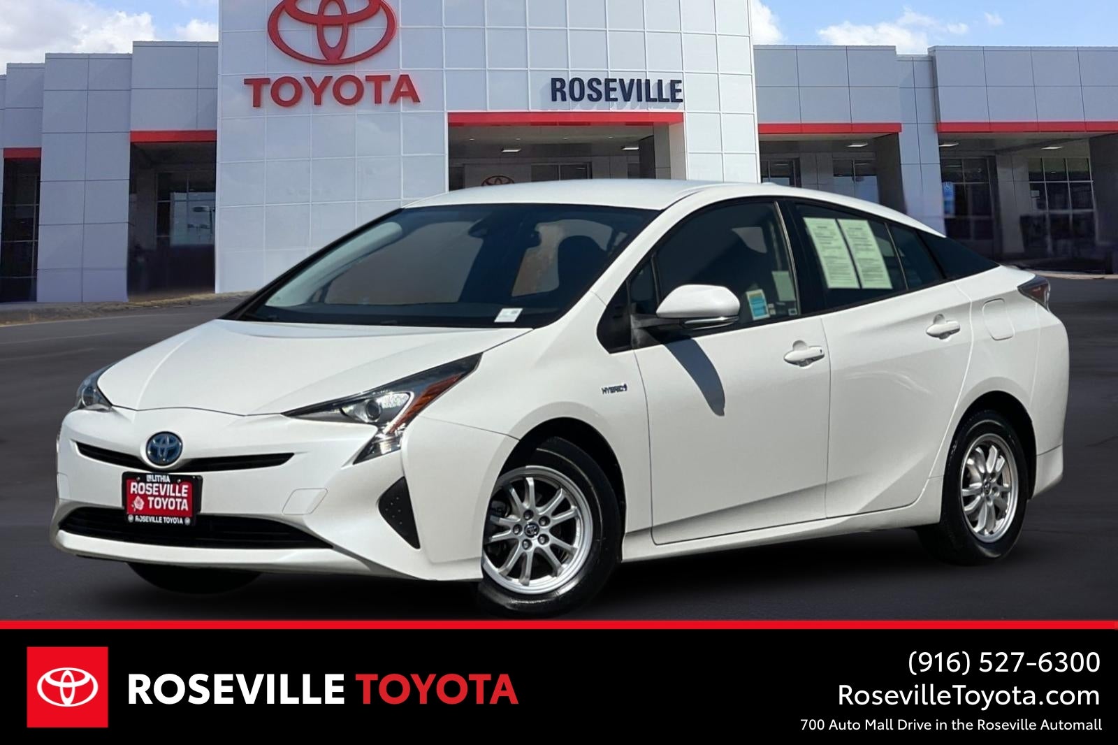 2017 Toyota Prius Two's photo