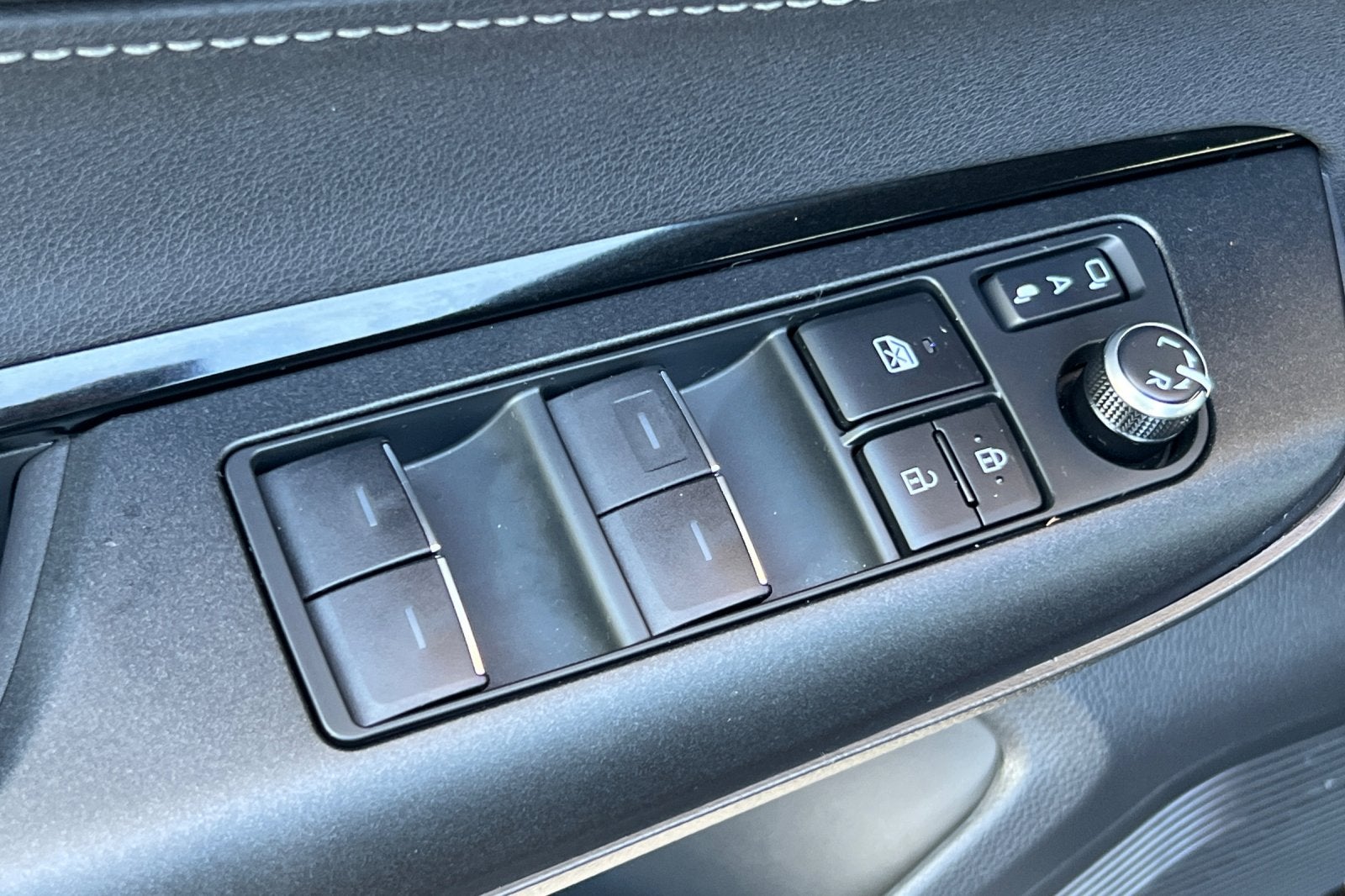 2024 Toyota Venza LE