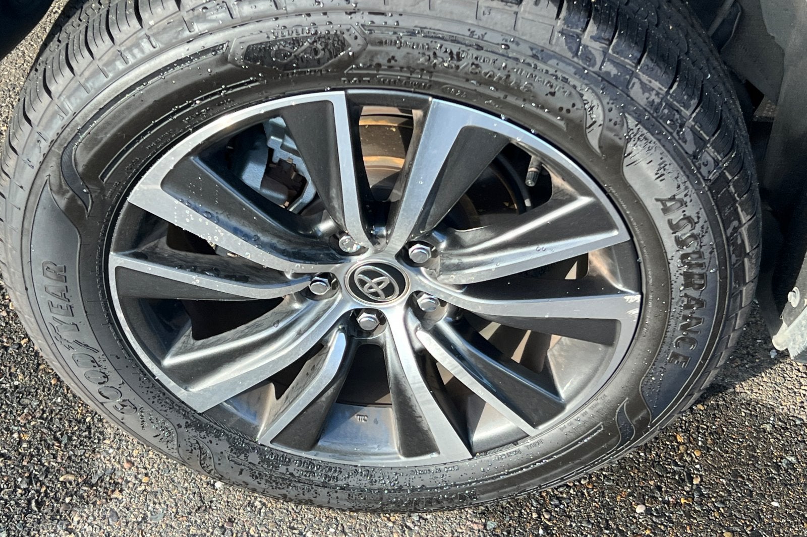 2023 Toyota Venza LE