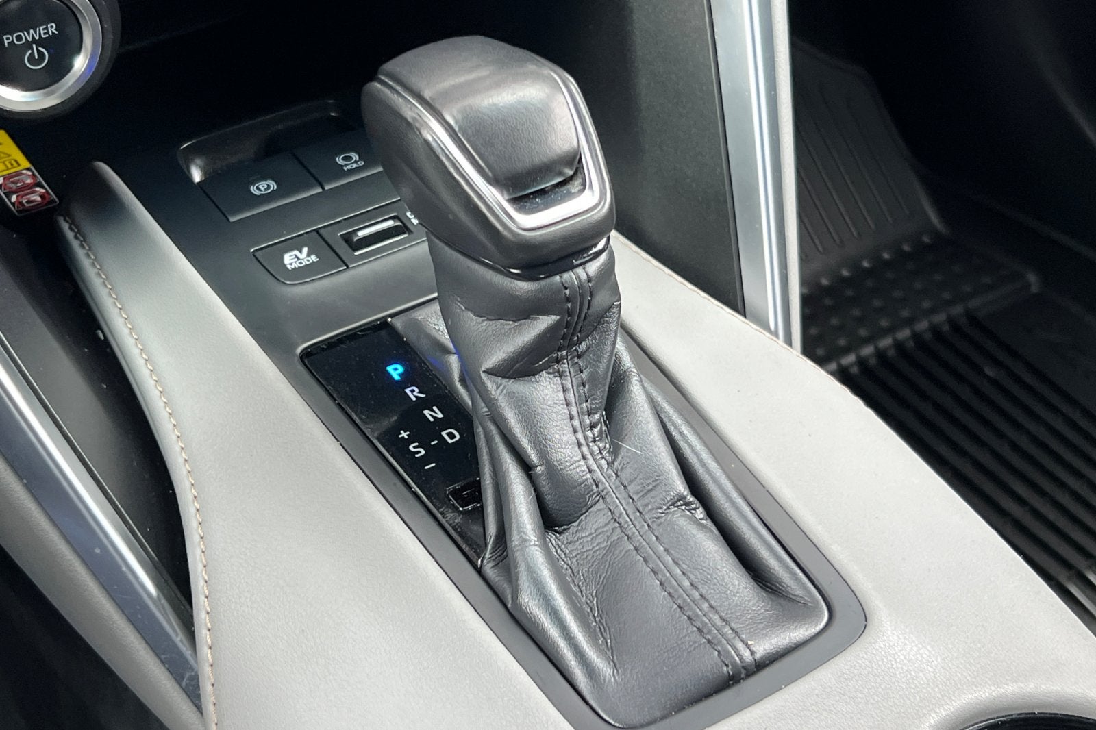 2024 Toyota Venza LE