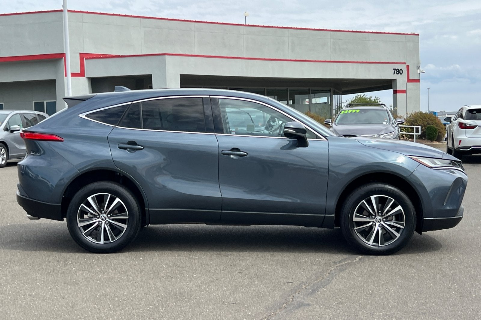 2024 Toyota Venza LE