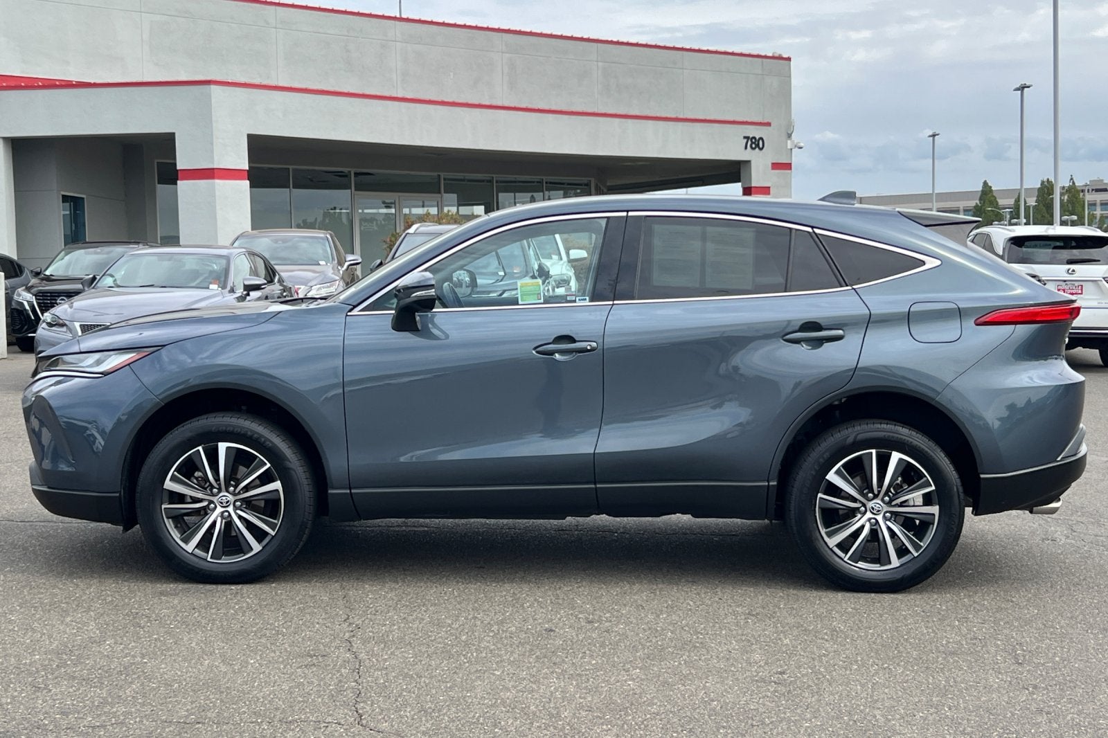 2024 Toyota Venza LE