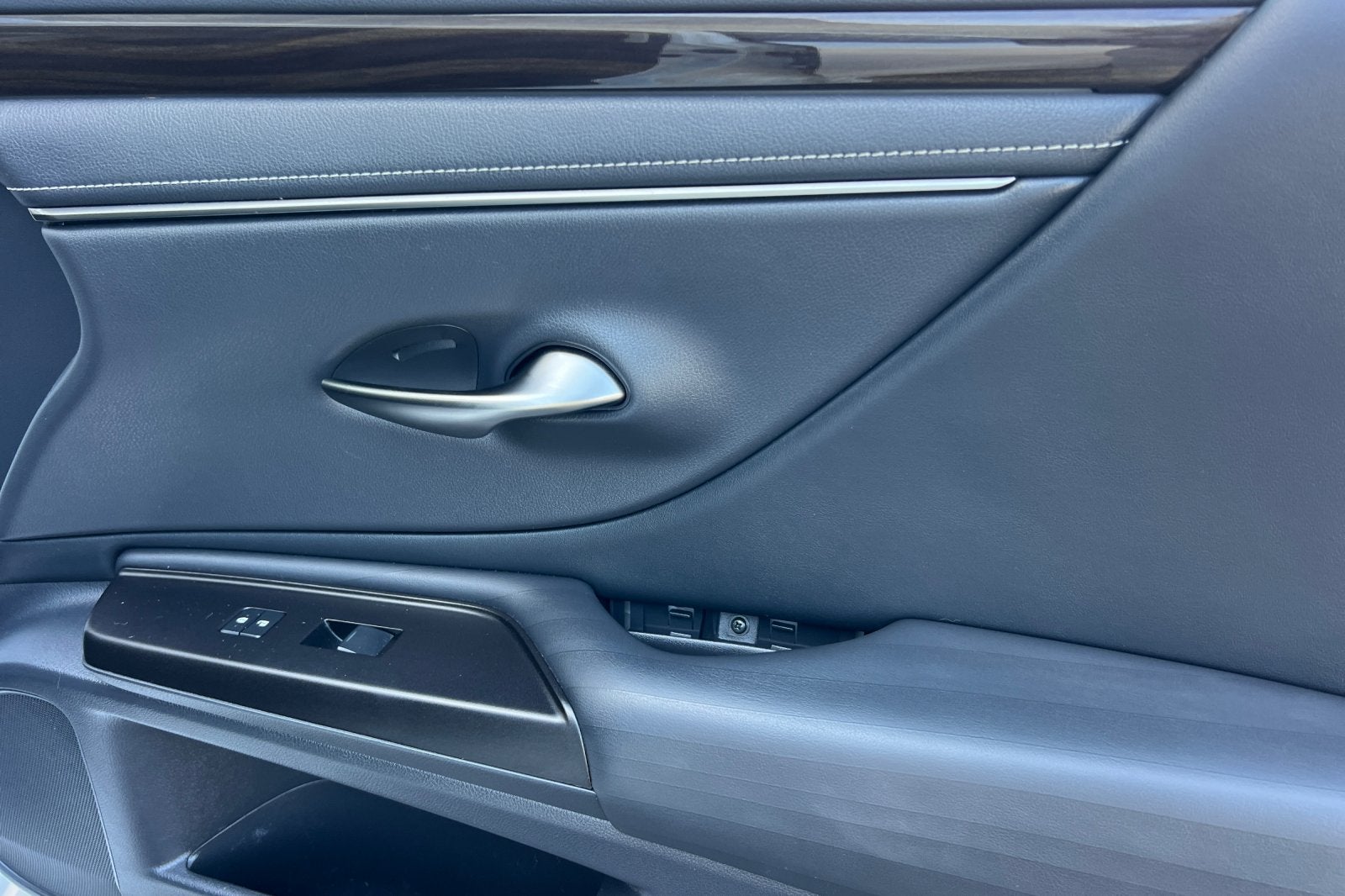 2019 Lexus ES 300h Luxury