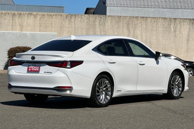 2019 Lexus ES 300h Luxury