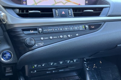 2019 Lexus ES 300h Luxury