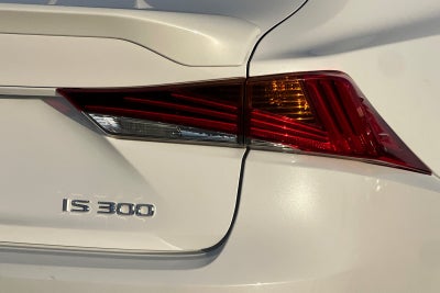 2018 Lexus IS 