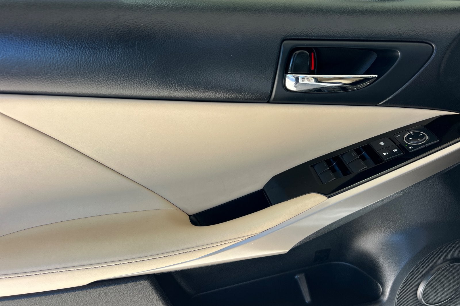2016 Lexus IS 200t 