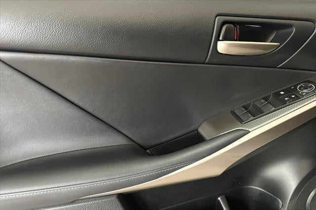 2017 Lexus IS 