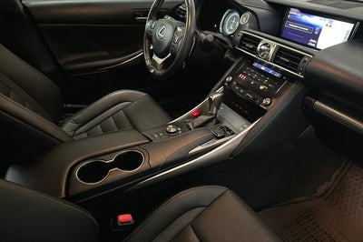 2017 Lexus IS 